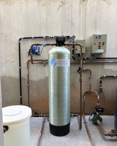 Sistema de trataemento de água de poço artesiano em Minas Gerais